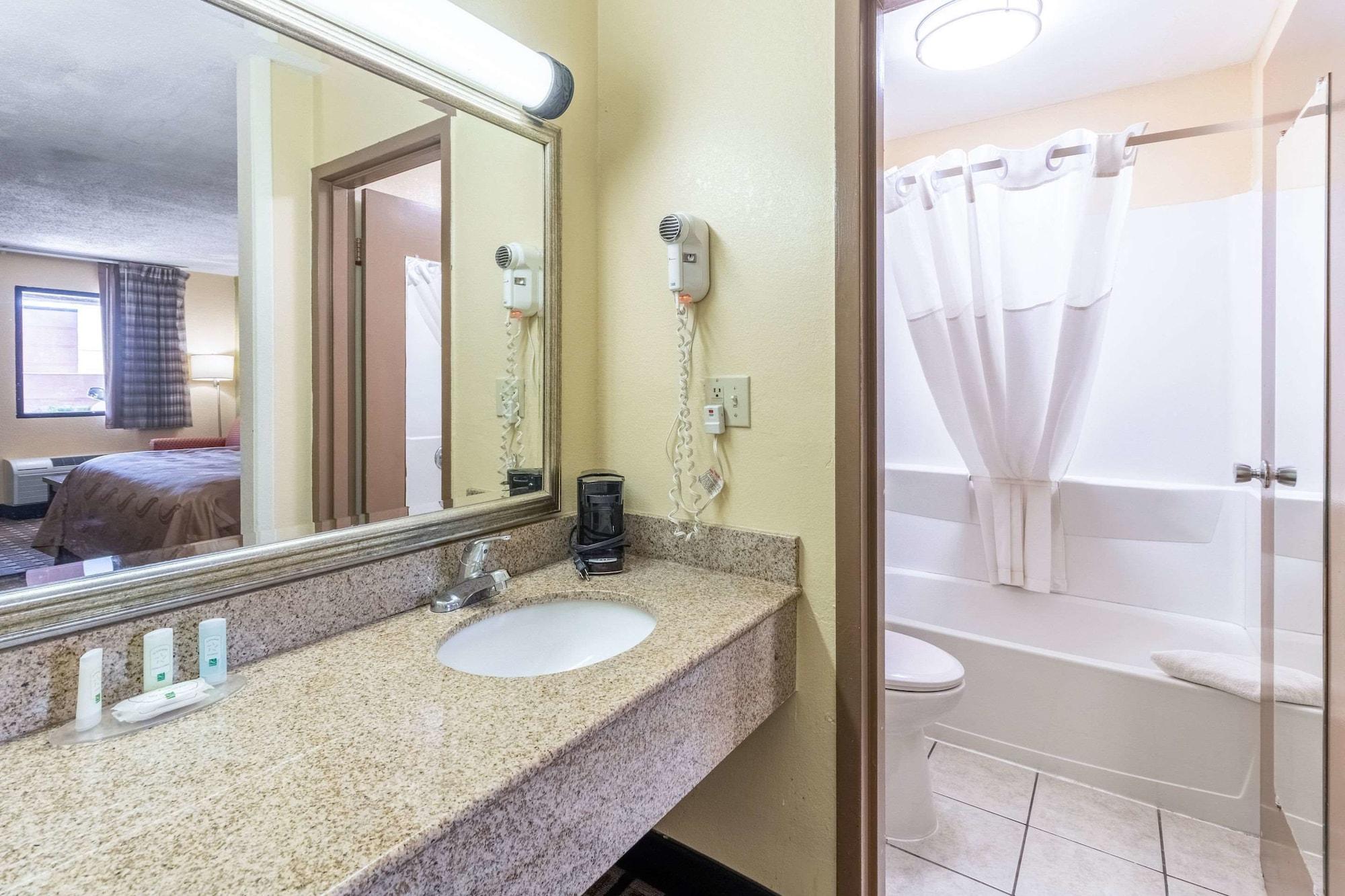 Quality Inn Franklin Bagian luar foto
