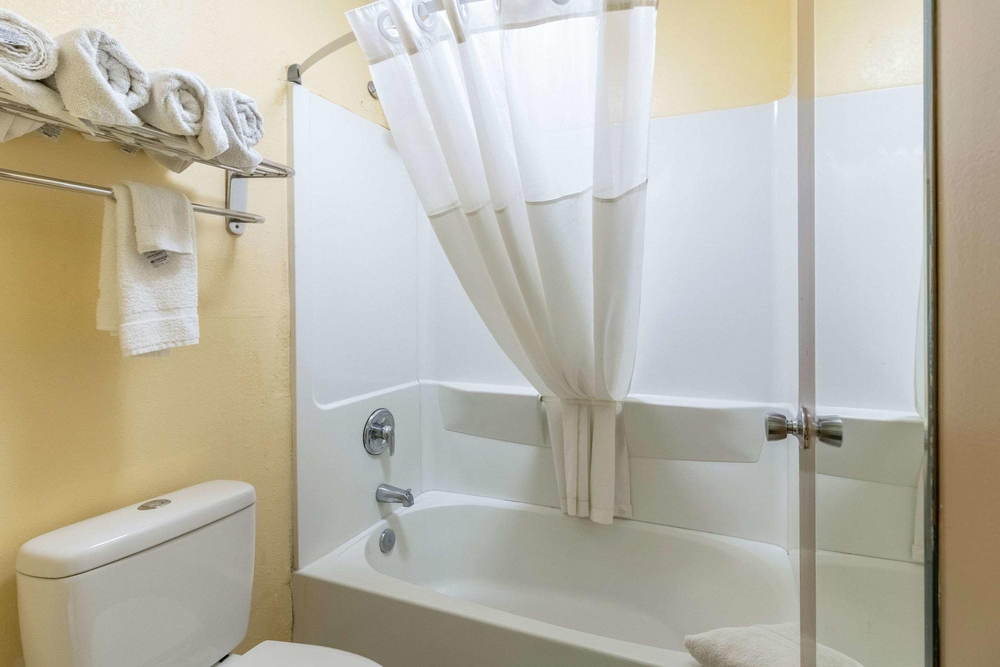 Quality Inn Franklin Bagian luar foto