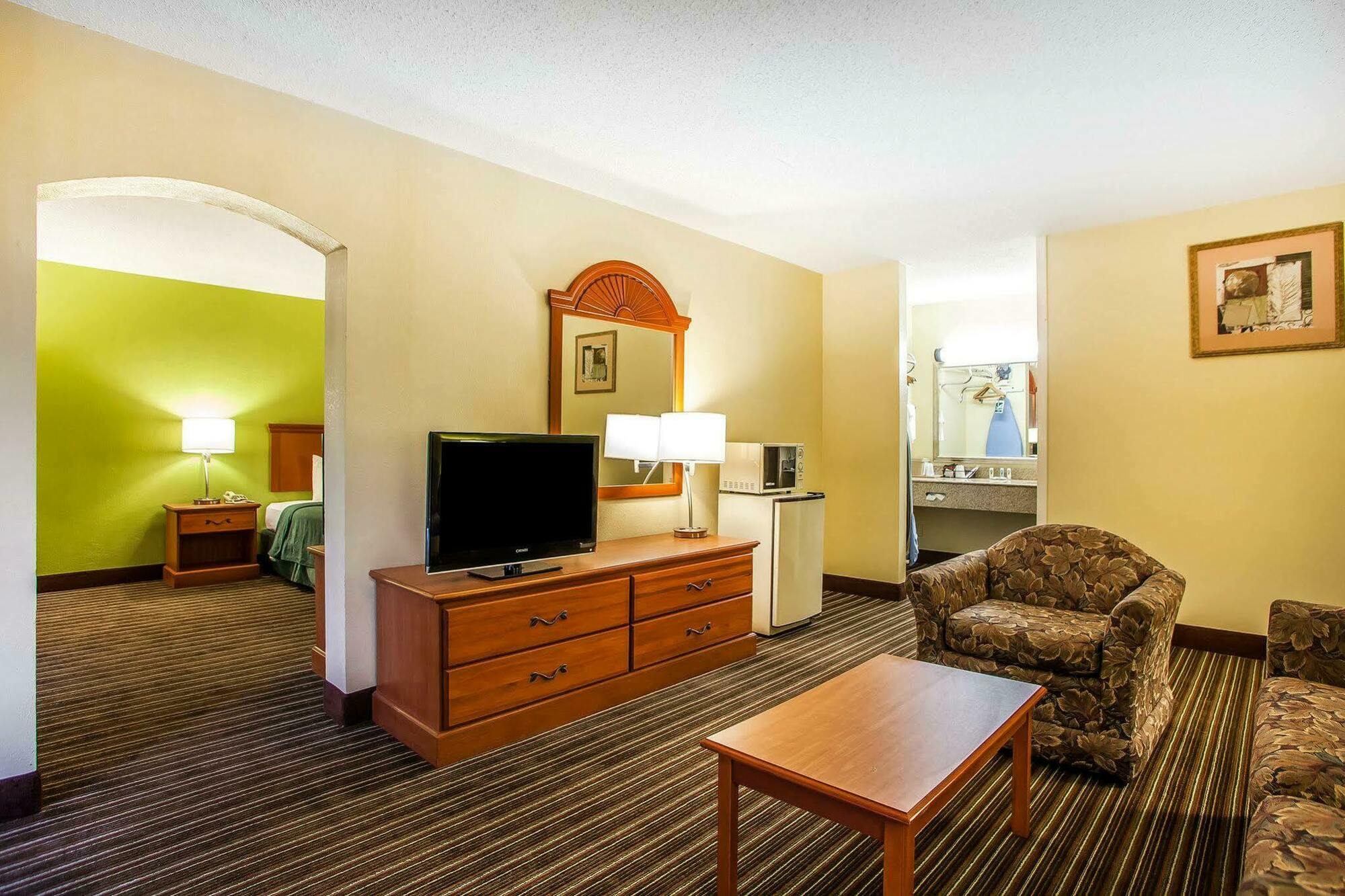 Quality Inn Franklin Bagian luar foto