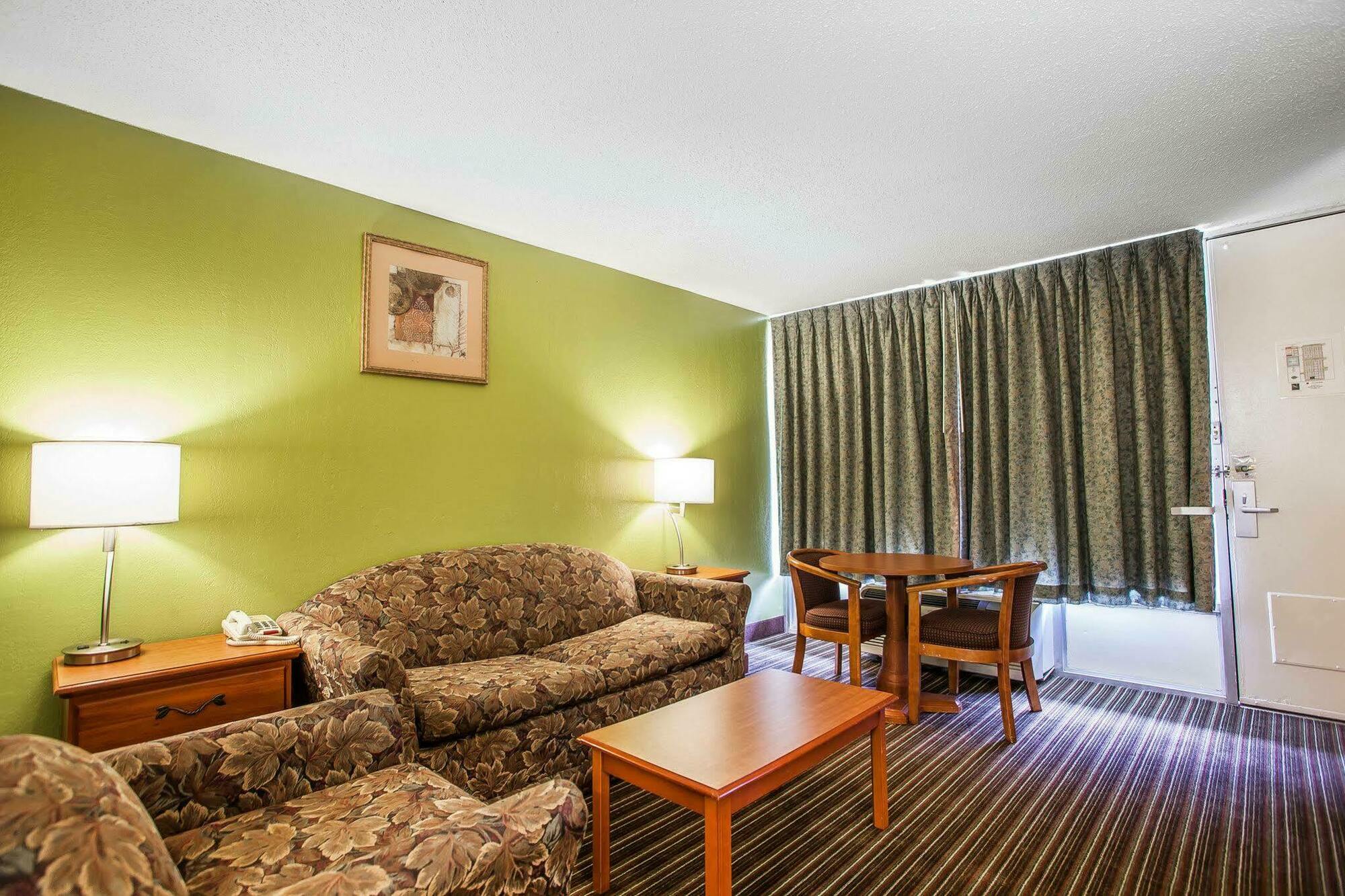 Quality Inn Franklin Bagian luar foto