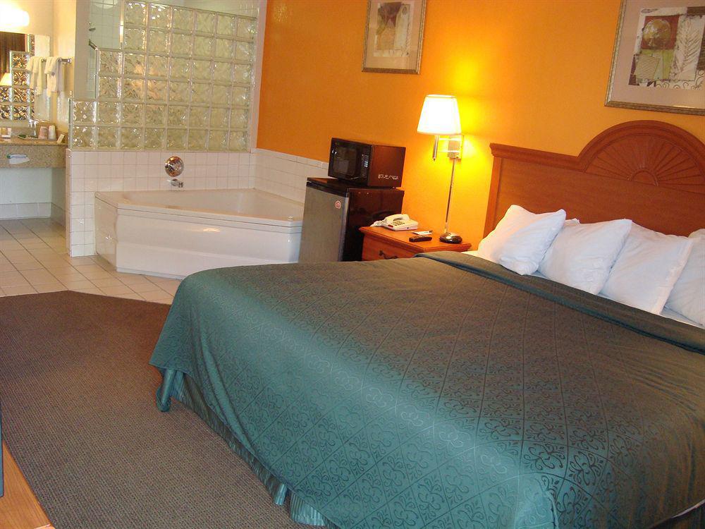 Quality Inn Franklin Bagian luar foto